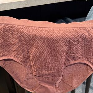5 pairs brand new Tahari Textured Mauve Briefs